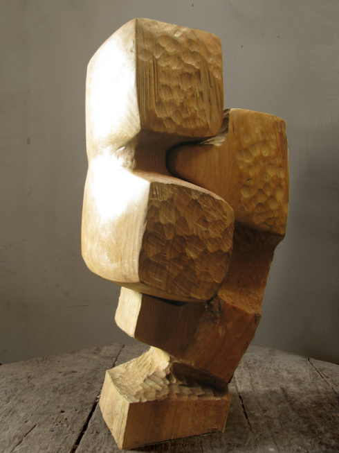 scultura in legno di castagno