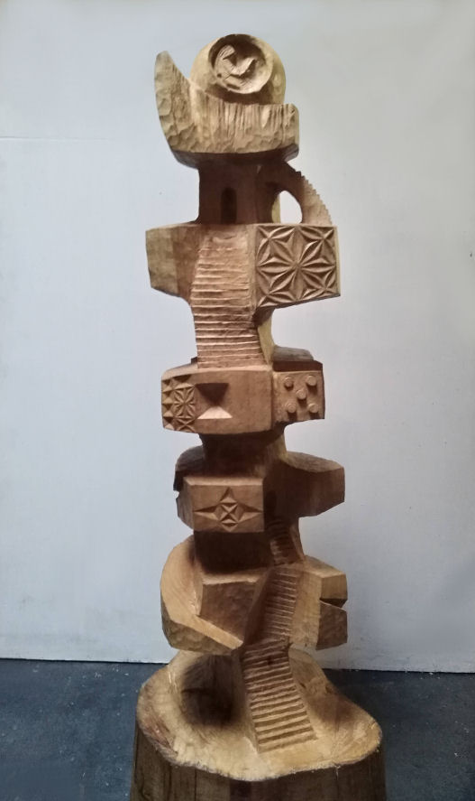 Hotel fragile, scultura in legno di acero